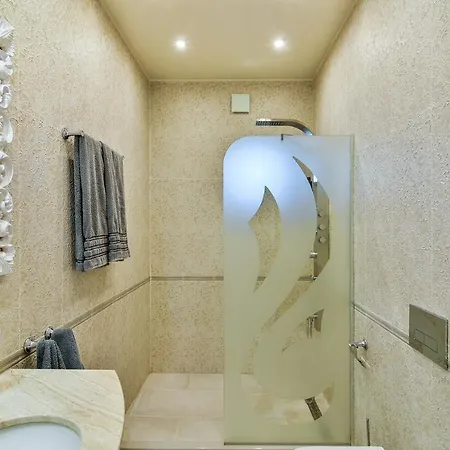 Top Center Free Parking 2bedrooms Flat *
